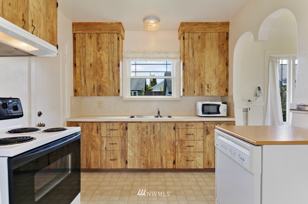 720 North 76th Street Seattle, WA 98103 - Photo 10 of 24