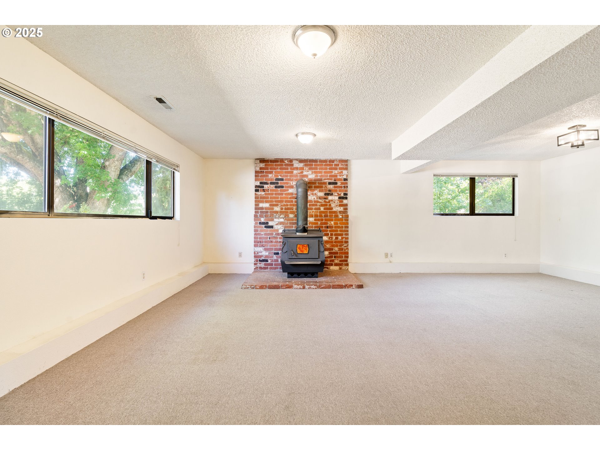 1246 Southeast Barnes Road Gresham, OR 97080 - Photo 29 of 43