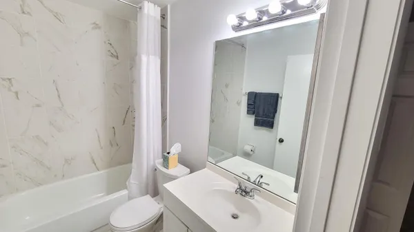 $199,999 | 3105 Southeast Aster Lane, Unit 1806, Stuart, FL 34994