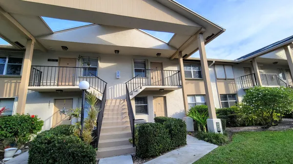 $199,999 | 3105 Southeast Aster Lane, Unit 1806, Stuart, FL 34994