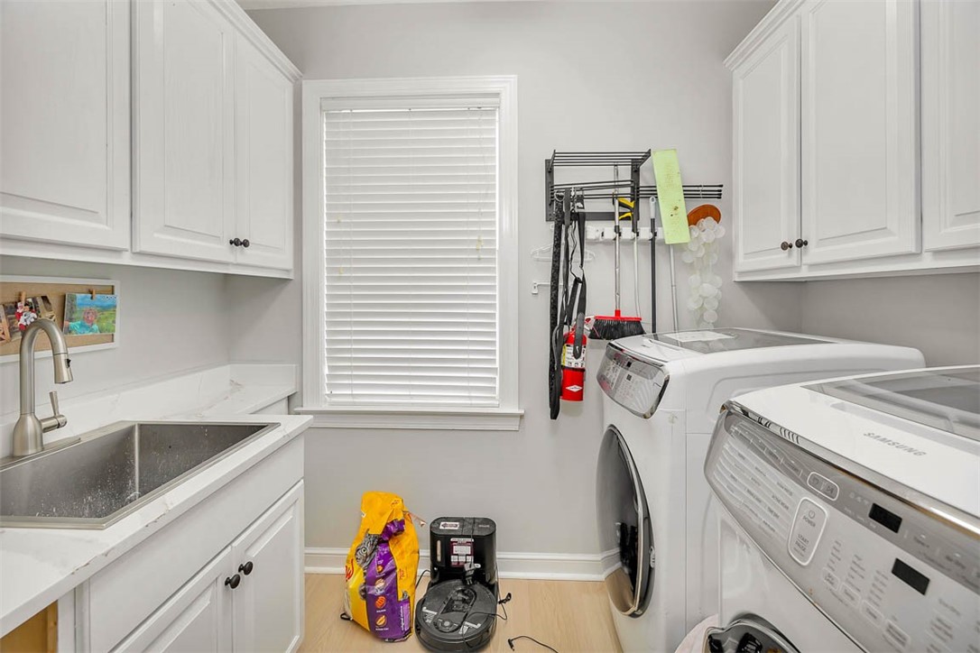 104 Talahi Island Lane Brunswick, GA 31520 - Photo 28 of 82 Laundry Room with Sink