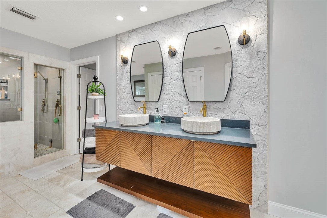 104 Talahi Island Lane Brunswick, GA 31520 - Photo 30 of 82 Master bath