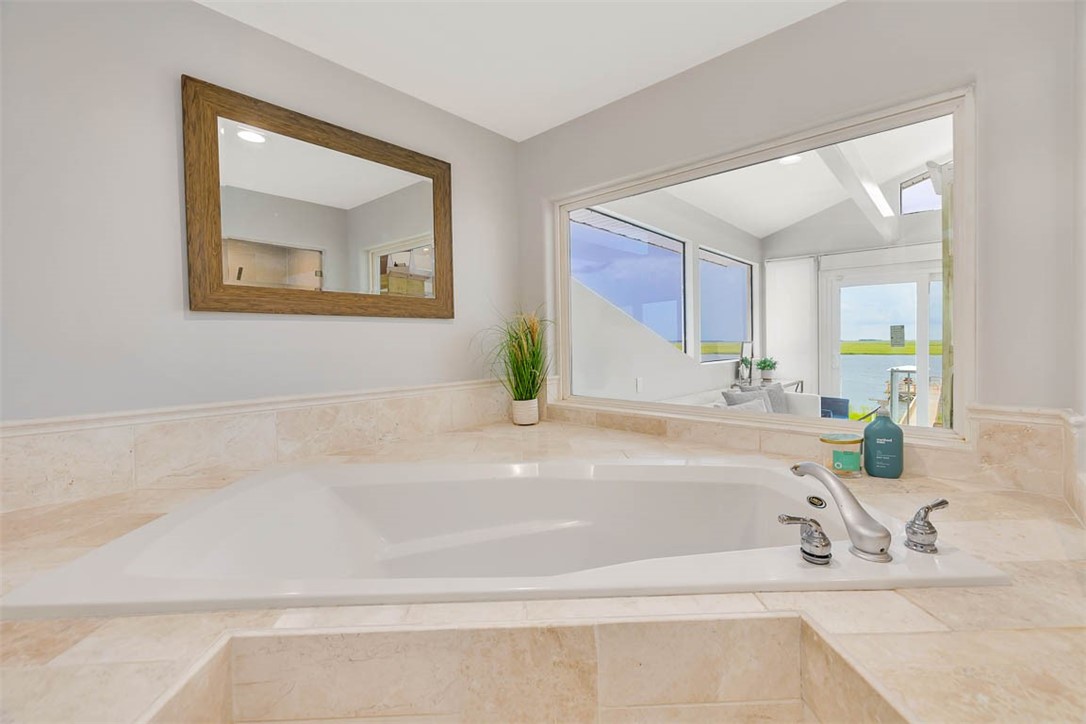 104 Talahi Island Lane Brunswick, GA 31520 - Photo 32 of 82 Soaking Tub With Views