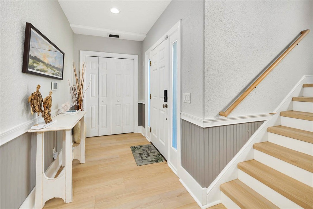 104 Talahi Island Lane Brunswick, GA 31520 - Photo 35 of 82 Foyer