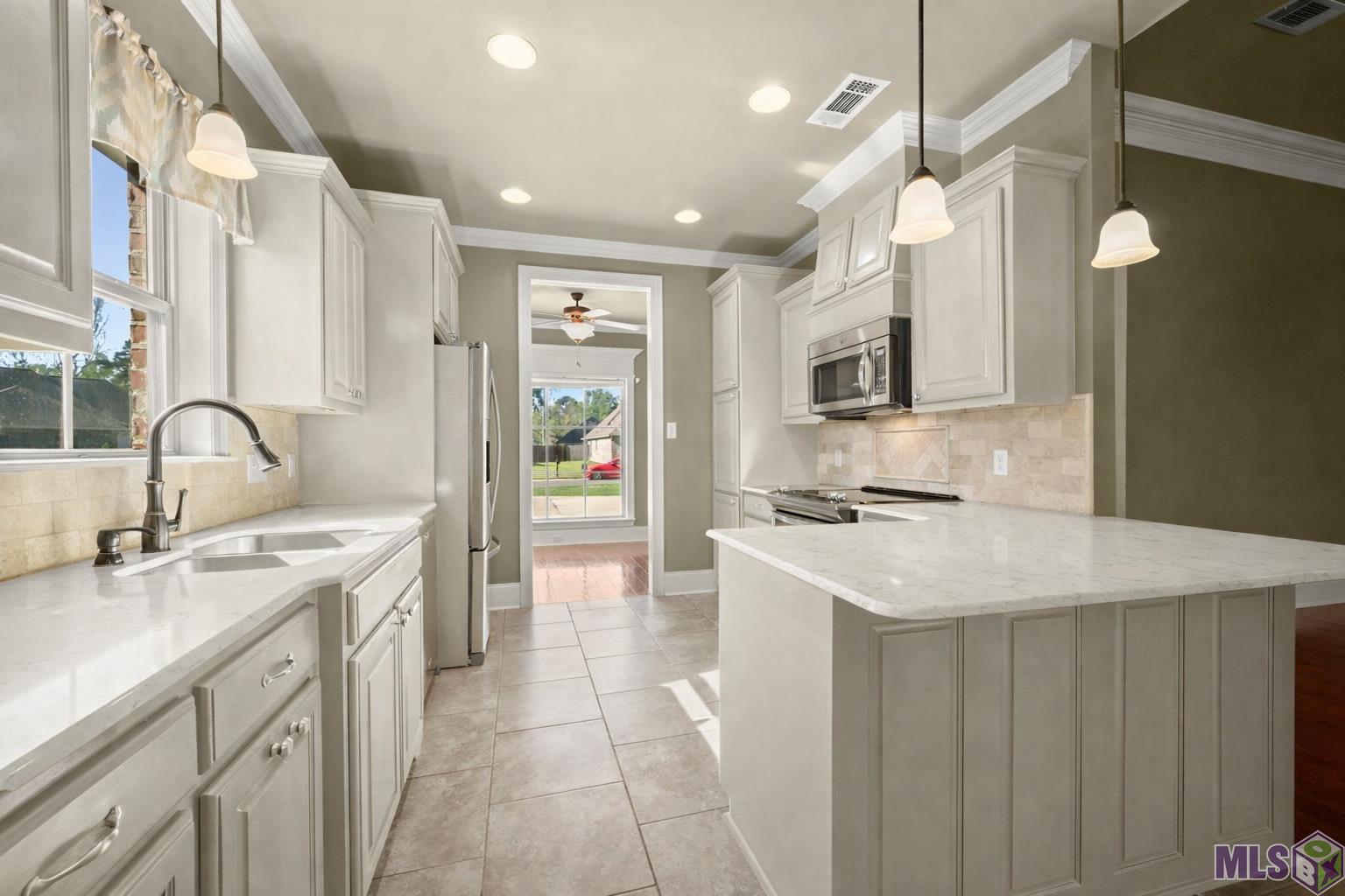 9431 Wyndham Way Denham Springs, LA 70726 - Photo 11 of 33 Color option 1