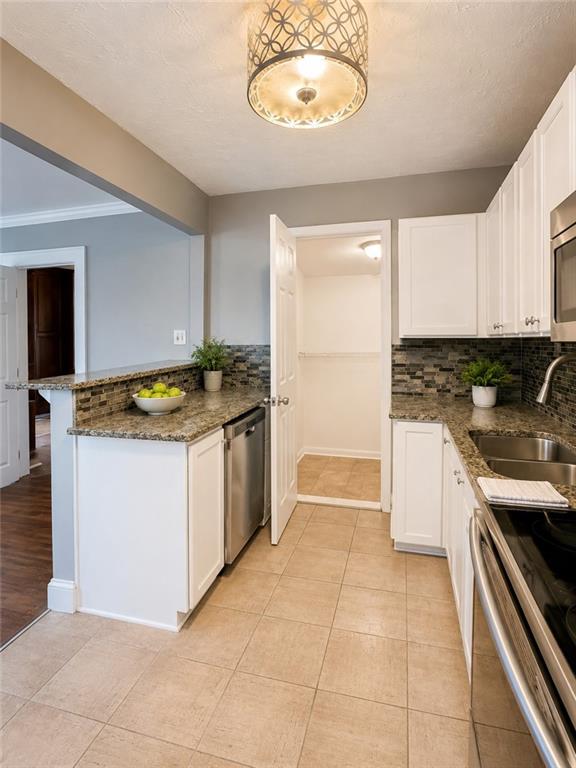 3053 Memorial Drive Southeast Decatur, GA 30032 - Photo 6 of 11 Gallery Image 6