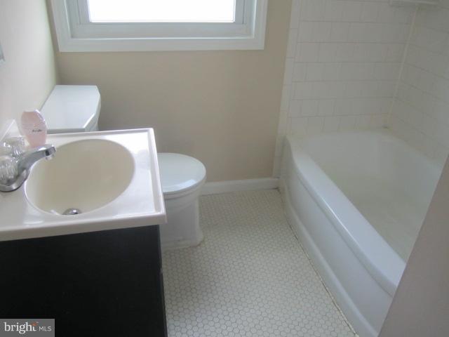 3219 Vulcan Road Baltimore, MD 21222 - Photo 11 of 28 Bath