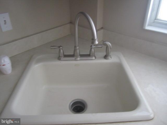 3219 Vulcan Road Baltimore, MD 21222 - Photo 6 of 28 Kitchen