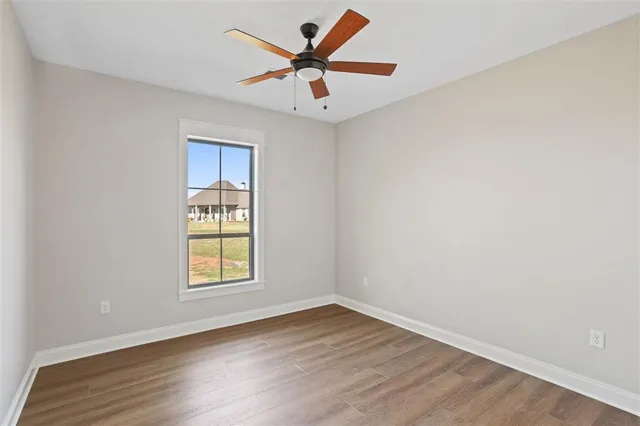 $449,780 | 5873 North Cres Drive, Iowa, LA 70647