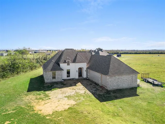 $449,780 | 5873 North Cres Drive, Iowa, LA 70647