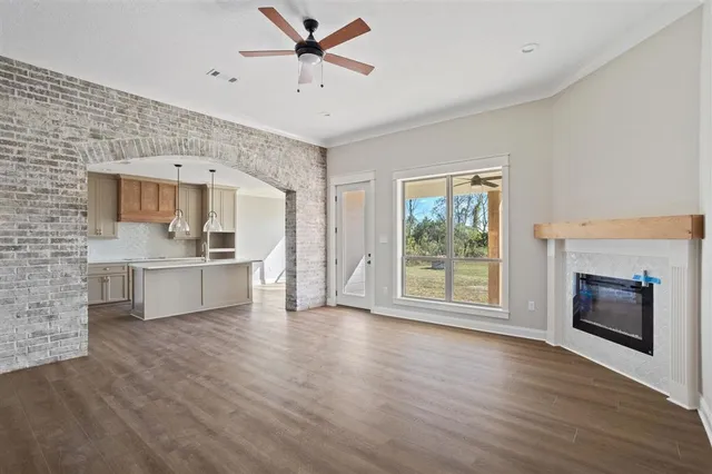 $449,780 | 5873 North Cres Drive, Iowa, LA 70647