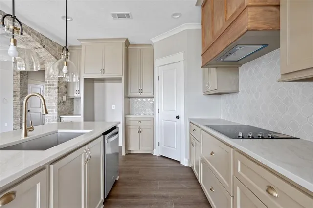 $449,780 | 5873 North Cres Drive, Iowa, LA 70647