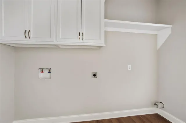 $449,780 | 5873 North Cres Drive, Iowa, LA 70647