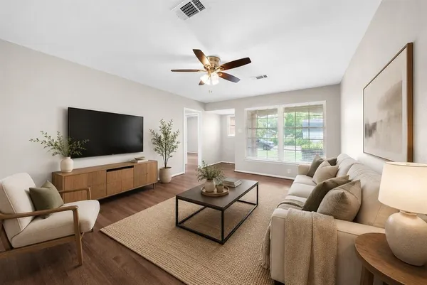 $2,050 | 402 Vernet Street, Richardson, TX 75080