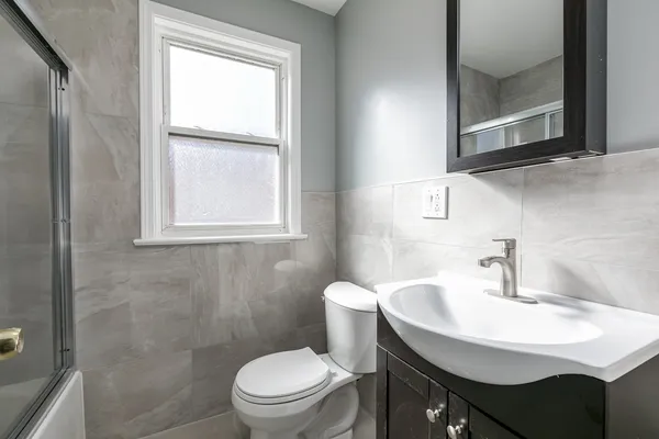 $2,550 | 5843 North Cicero Avenue, Unit 1, Chicago, IL 60646