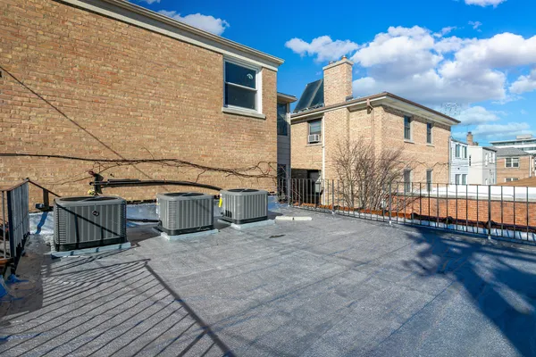 $2,550 | 5843 North Cicero Avenue, Unit 1, Chicago, IL 60646
