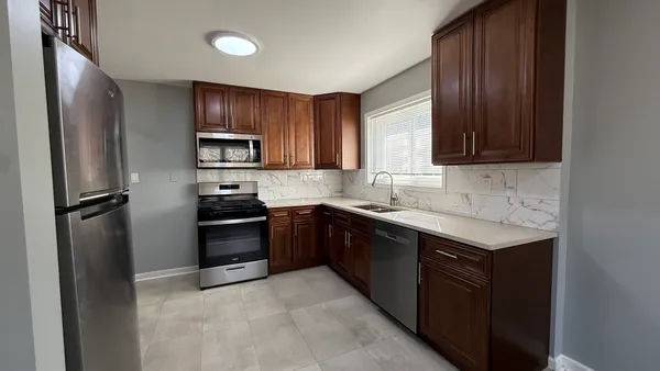 $2,550 | 5843 North Cicero Avenue, Unit 1, Chicago, IL 60646