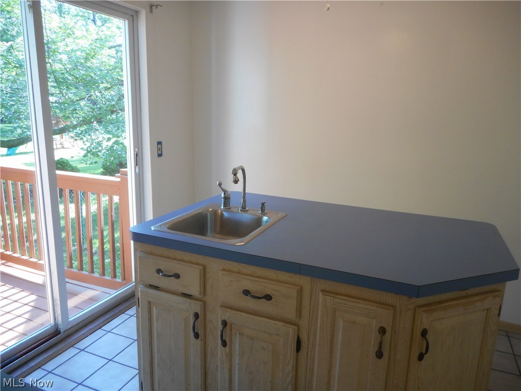 4807 Anderson Road Cleveland, OH 44124 - Photo 7 of 14