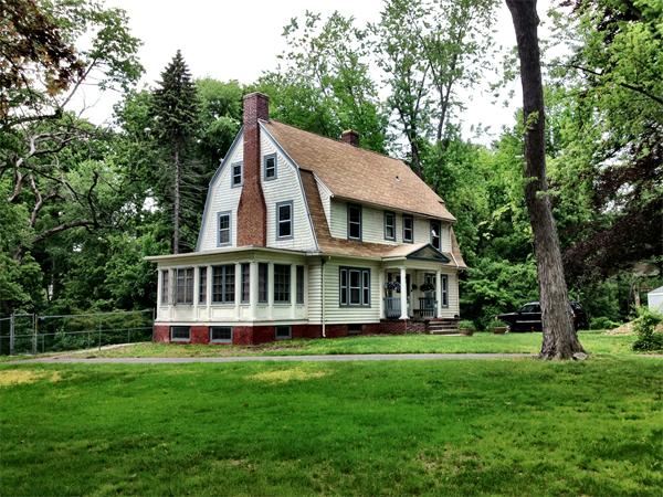 62 Shefford Street Springfield, MA 01107 - Photo 2 of 20