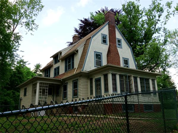 62 Shefford Street Springfield, MA 01107 - Photo 4 of 20