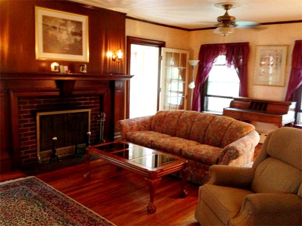 62 Shefford Street Springfield, MA 01107 - Photo 7 of 20