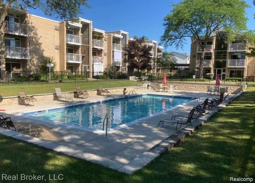 4905 Crooks Road, Unit A5 Royal Oak, MI 48073 - Photo 19 of 19