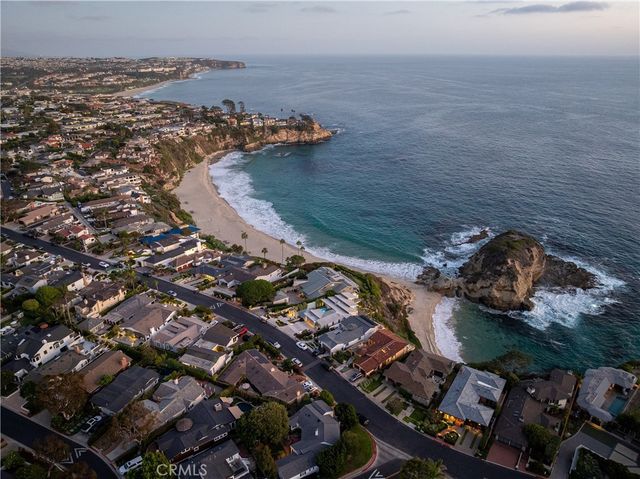 $3,900,000 | 7 No Vista De La Luna, Laguna Beach, CA 92651
