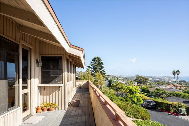 $3,900,000 | 7 No Vista De La Luna, Laguna Beach, CA 92651