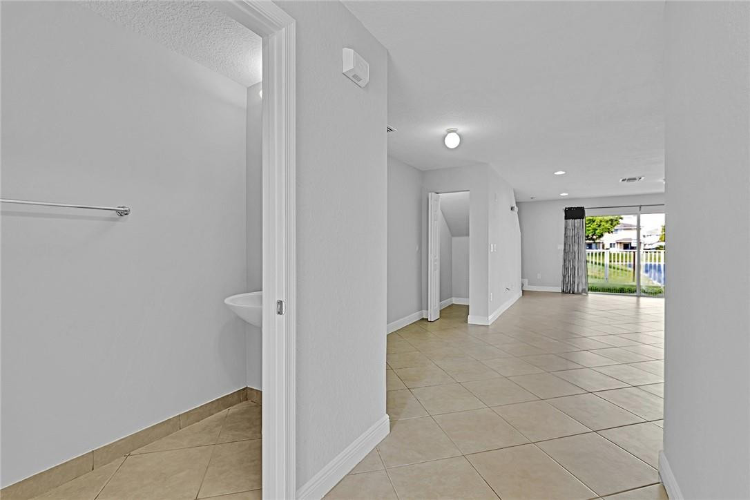 5909 Abbey Road Fort Lauderdale, FL 33321 - Photo 4 of 27 Photo 4