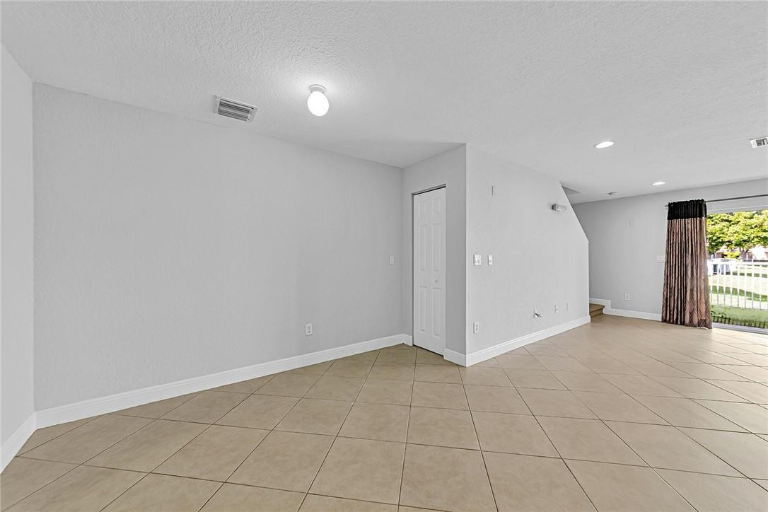 5909 Abbey Road Fort Lauderdale, FL 33321 - Photo 5 of 27 Photo 5