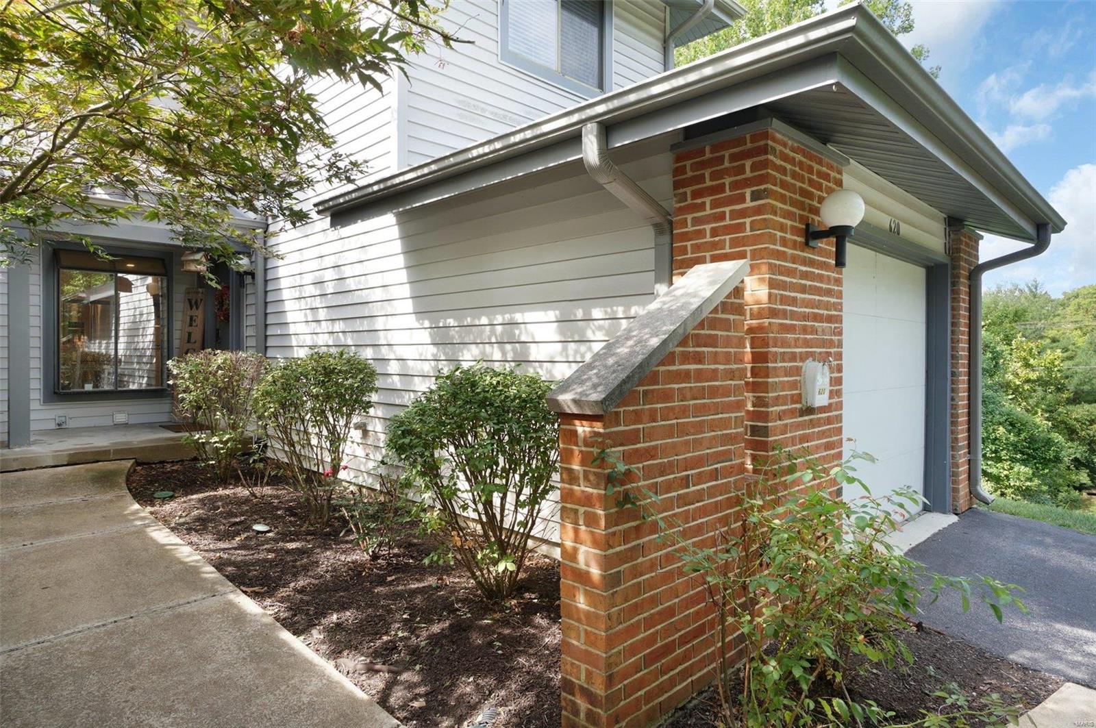 620 Walnut Ridge Drive Ballwin, MO 63021 - Photo 2 of 24