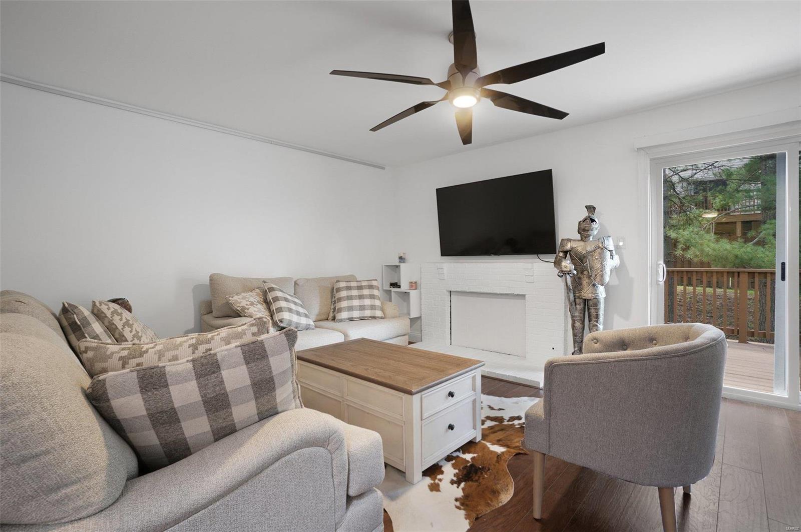 620 Walnut Ridge Drive Ballwin, MO 63021 - Photo 7 of 24