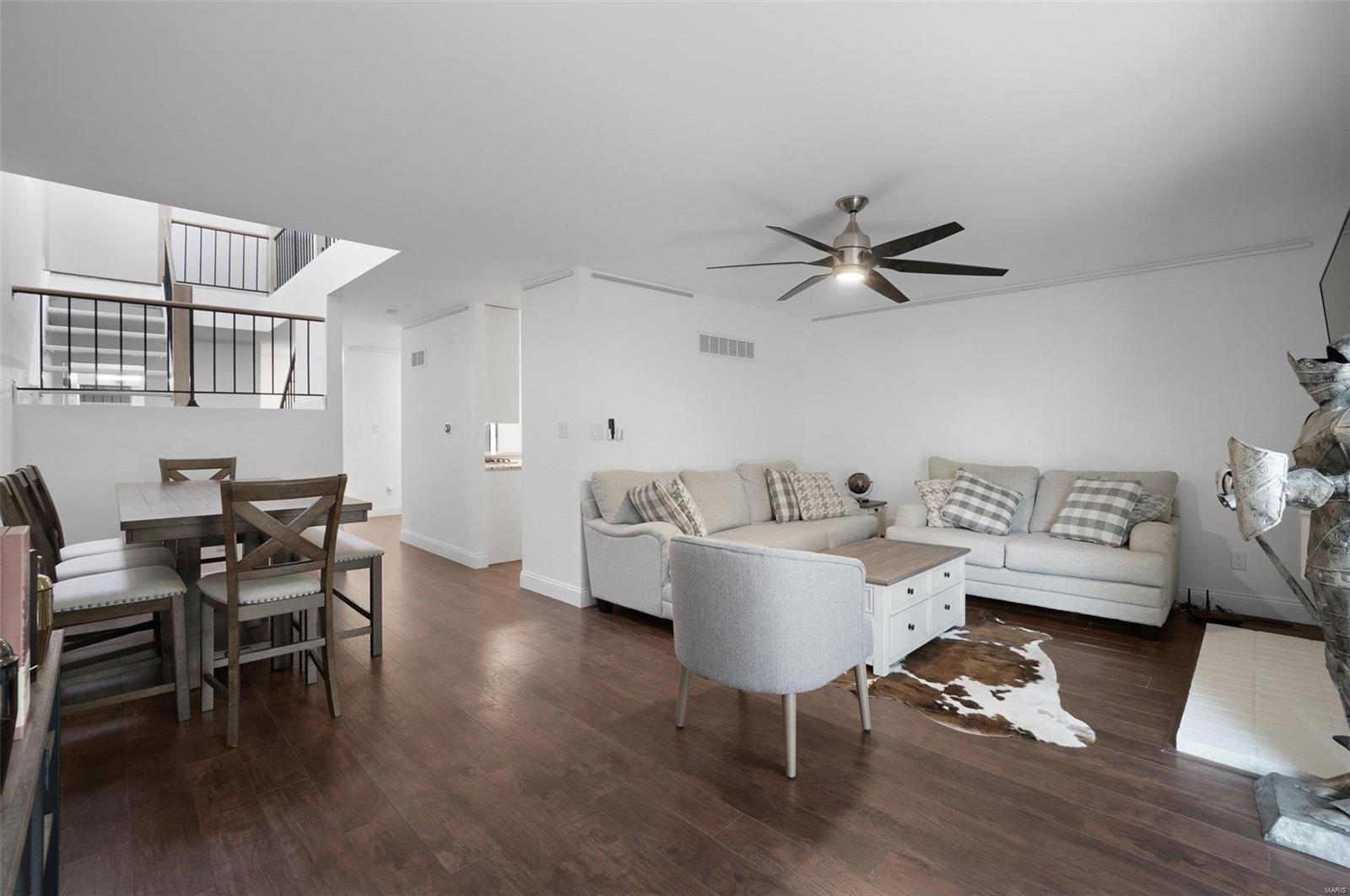 620 Walnut Ridge Drive Ballwin, MO 63021 - Photo 8 of 24