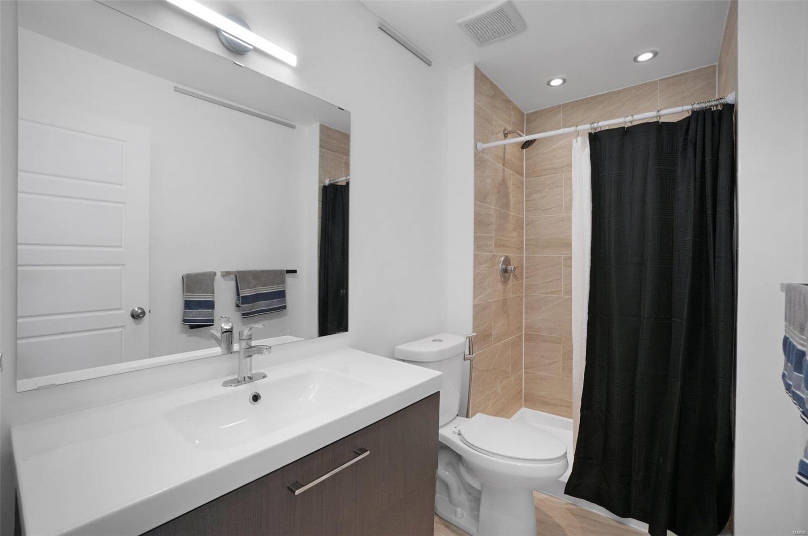 620 Walnut Ridge Drive Ballwin, MO 63021 - Photo 9 of 24