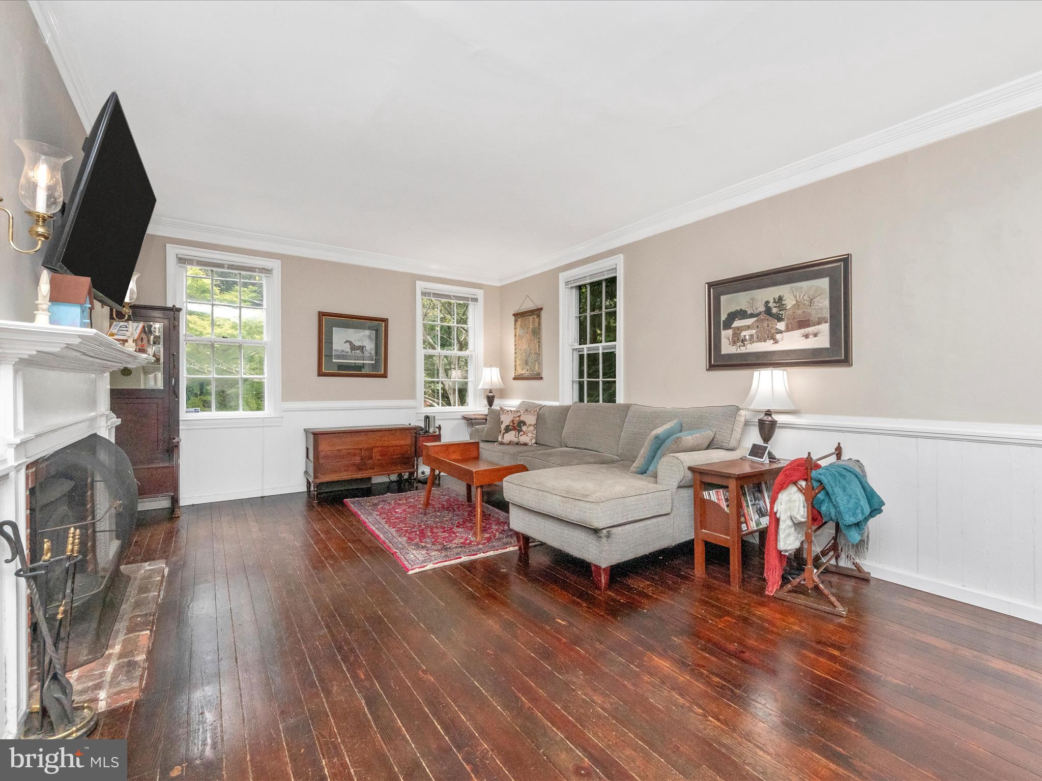 2328 Pickwick Road Baltimore, MD 21207 - Photo 19 of 55 Living Room