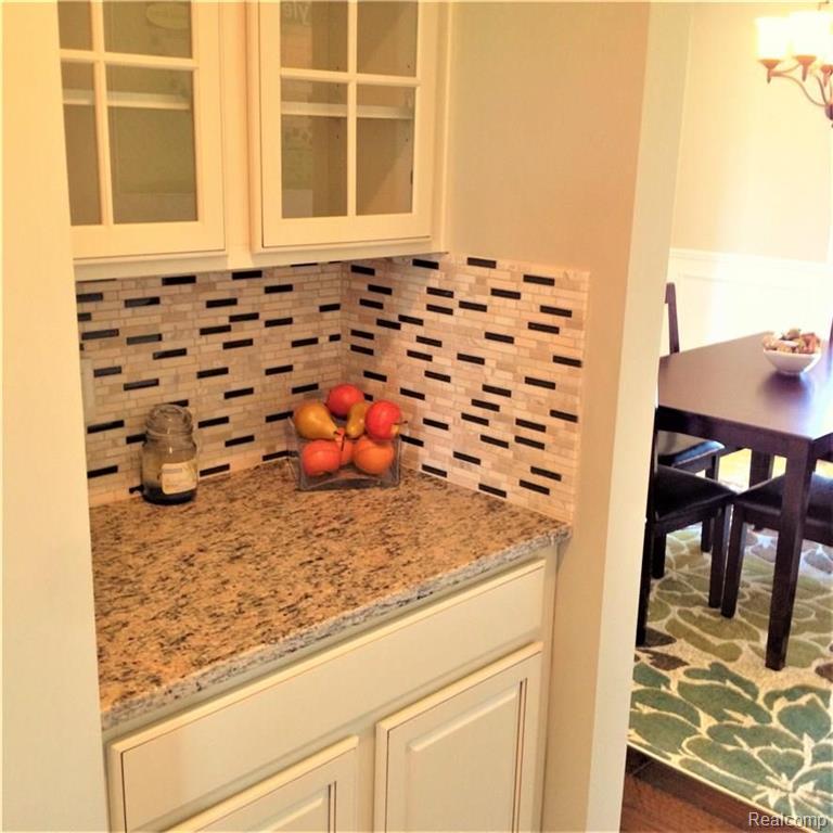 5622 Fox Ridge Drive Clarkston, MI 48348 - Photo 10 of 57