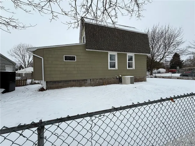 $1,250 | 40 B Street, Niagara Falls, NY 14303