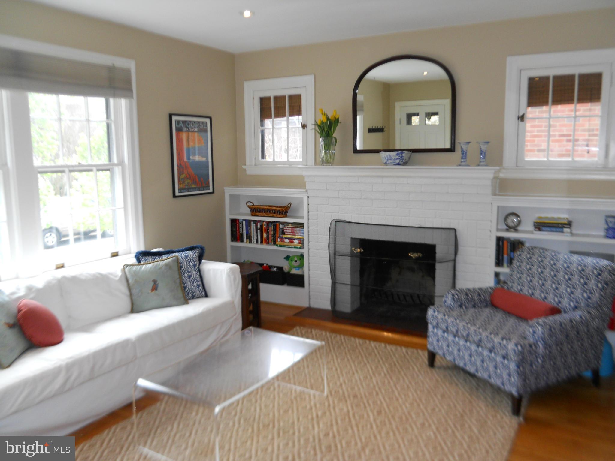 17 West Spring Street Alexandria, VA 22301 - Photo 3 of 30 Living Room