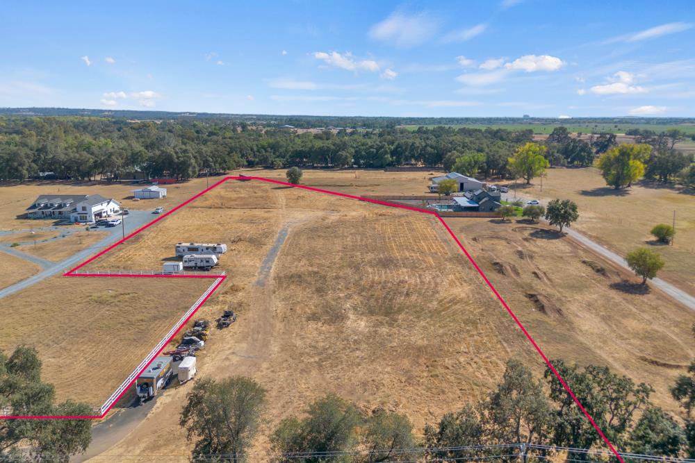 125 West Wise Road Lincoln, CA 95648 - Photo 1 of 7 a view of a terrace with chairs