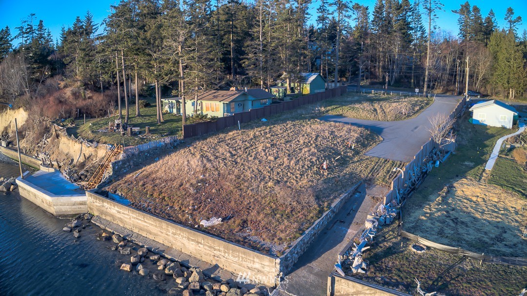 4635 Anaco Beach Road Anacortes, WA 98221 - Photo 3 of 10 Gallery Image 3