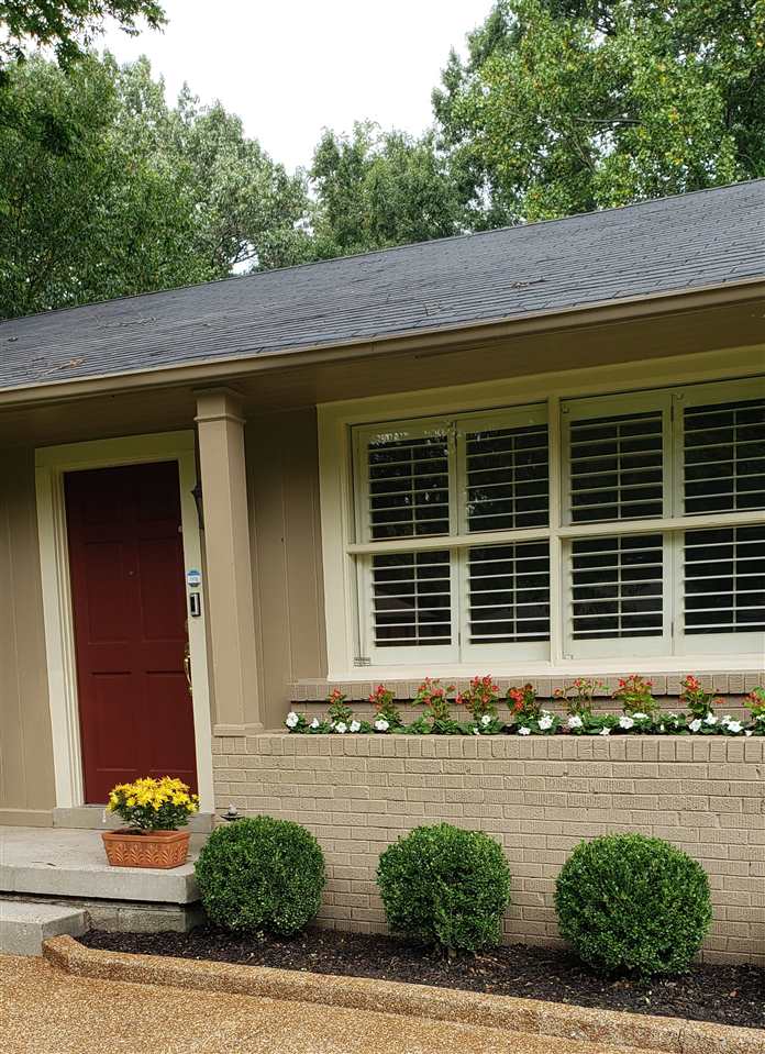 4884 Barfield Road Memphis, TN 38117 - Photo 2 of 25