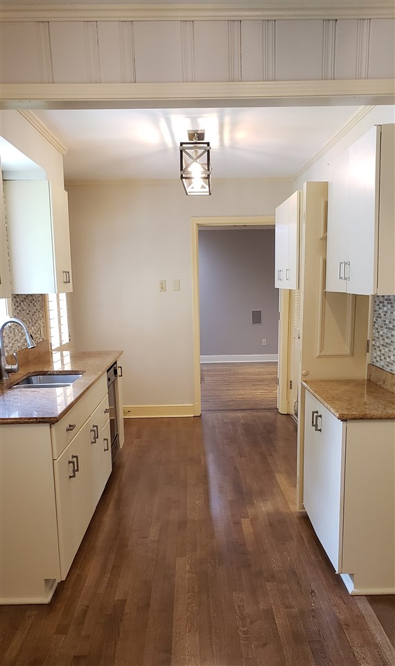4884 Barfield Road Memphis, TN 38117 - Photo 3 of 25