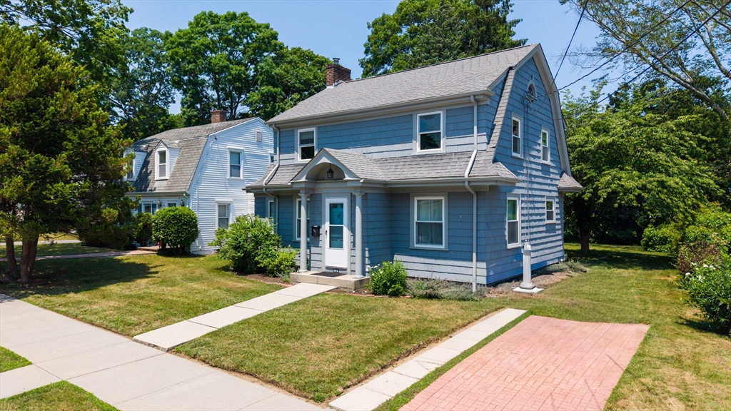 564 Montgomery Street Fall River, MA 02720 - Photo 2 of 42