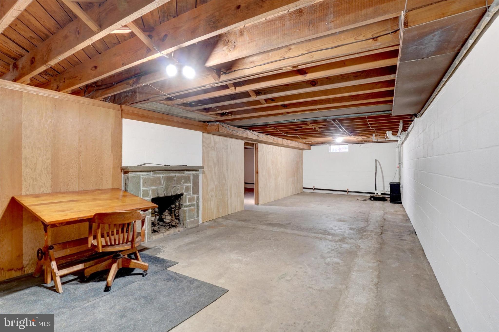 2090 Sycamore Road York, PA 17408 - Photo 20 of 27 a view of a room with chairs