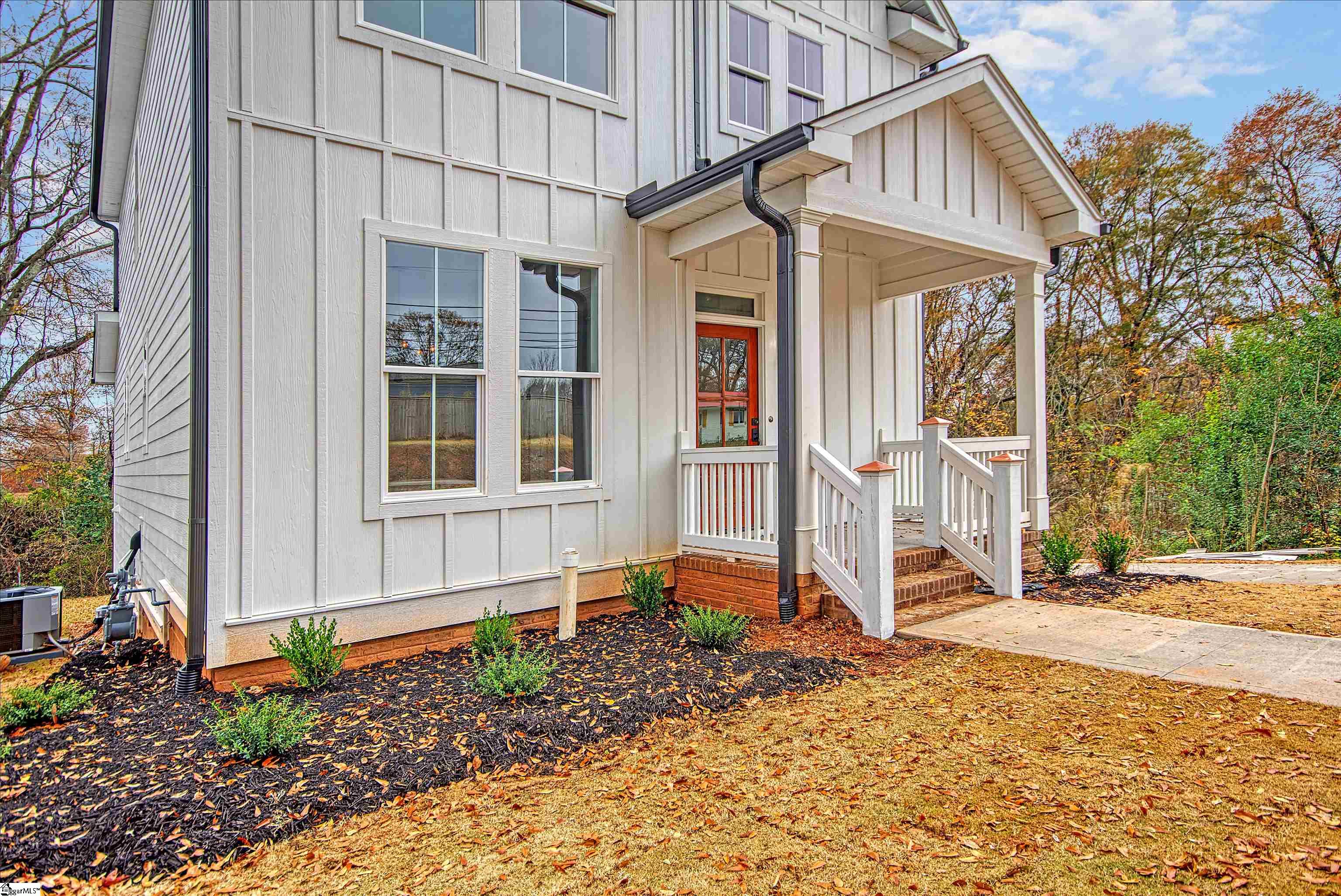 576 Lowndes Hill Road Greenville, SC 29607 - Photo 2 of 24 Gallery Image 2