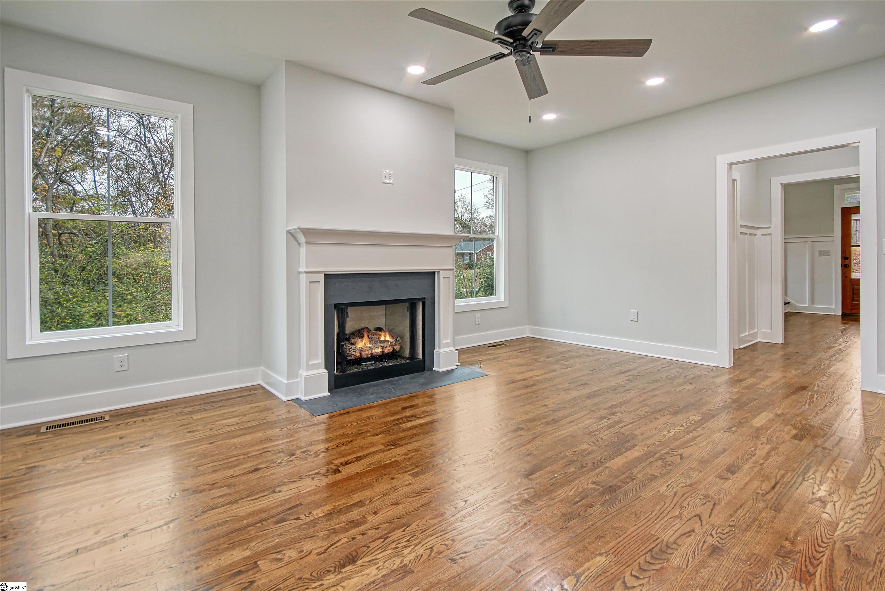 576 Lowndes Hill Road Greenville, SC 29607 - Photo 12 of 24 Gallery Image 12