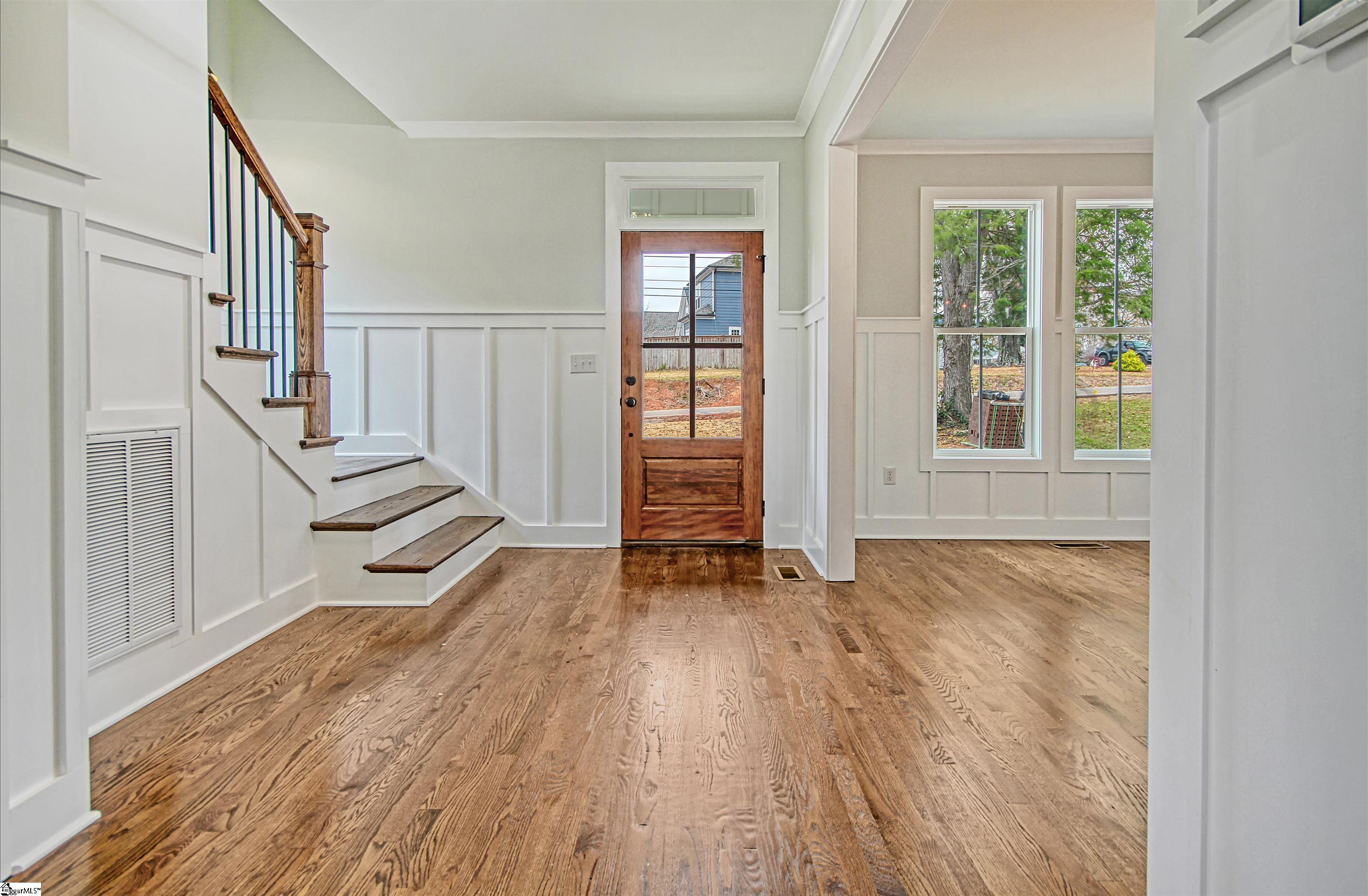 576 Lowndes Hill Road Greenville, SC 29607 - Photo 4 of 24 Gallery Image 4