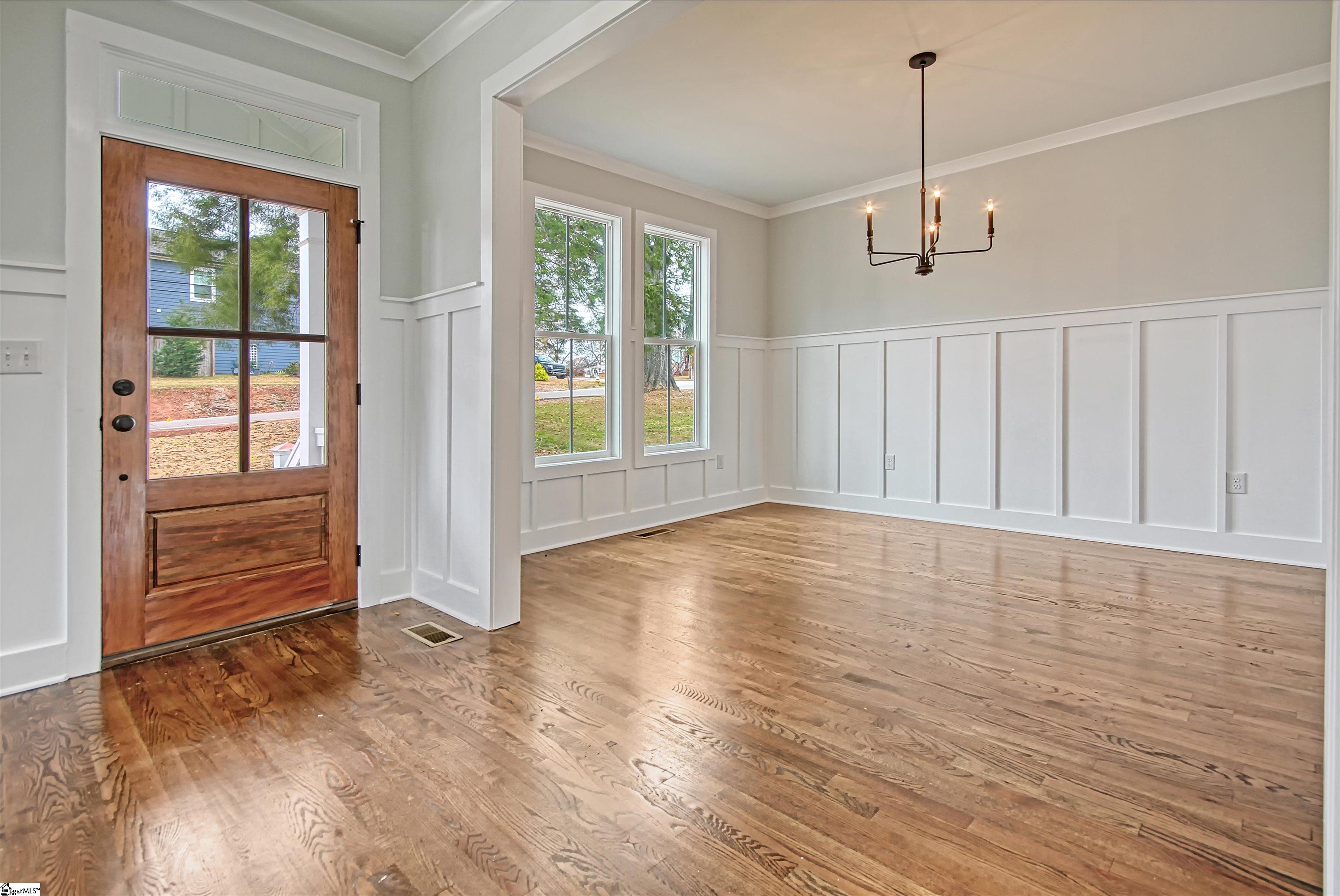 576 Lowndes Hill Road Greenville, SC 29607 - Photo 5 of 24 Gallery Image 5