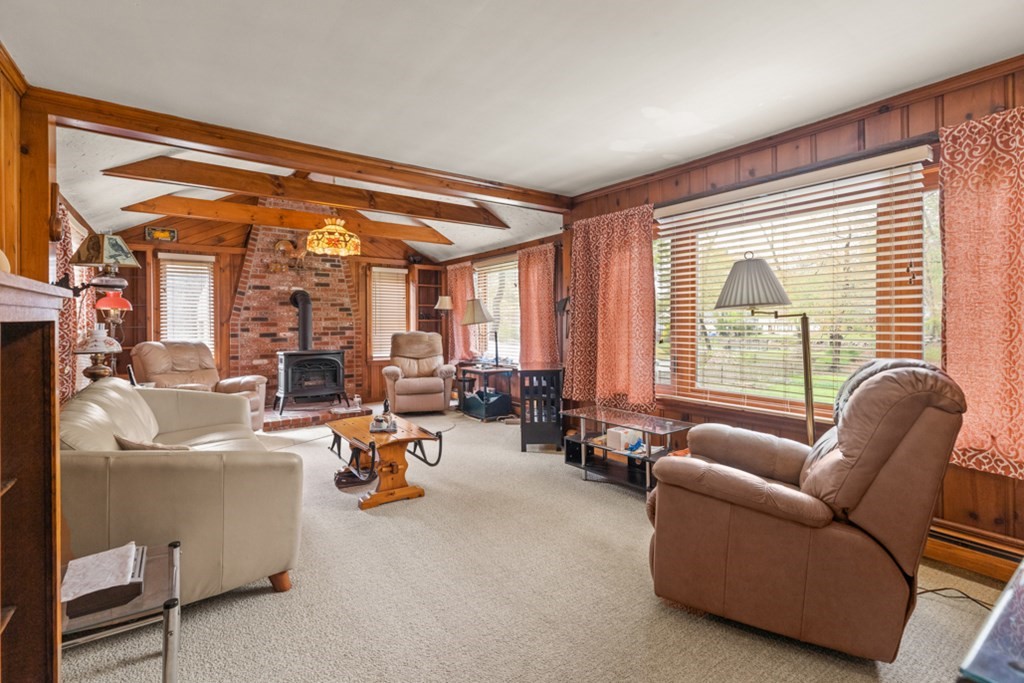 42 Parker Road Wakefield, MA 01880 - Photo 6 of 37 Gallery Image 6