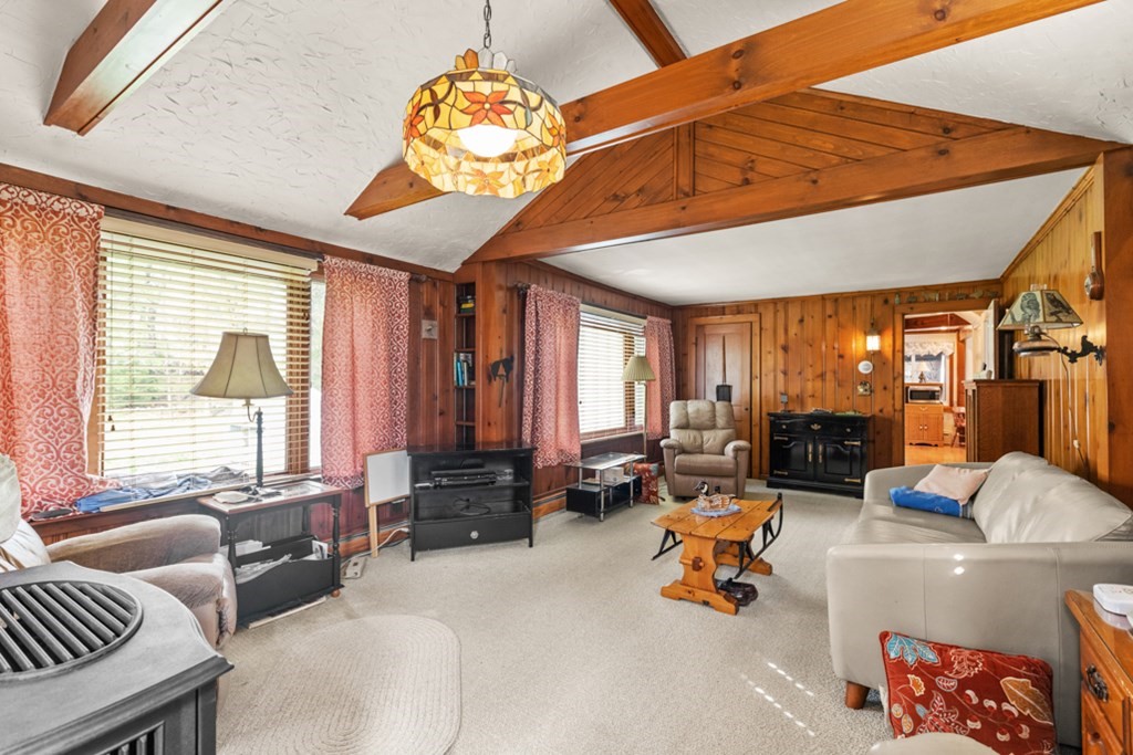42 Parker Road Wakefield, MA 01880 - Photo 7 of 37 Gallery Image 7